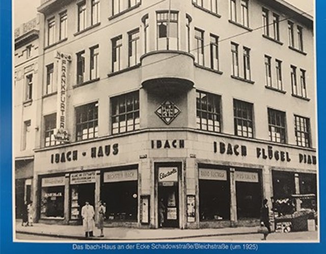 Ibach-Haus an der Ecke Schadowstraße/Bleichstraße (um 1925)