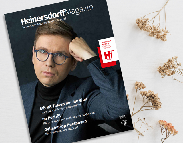 Mockup des Heinersdorff Magazins der Saison 2024/25.